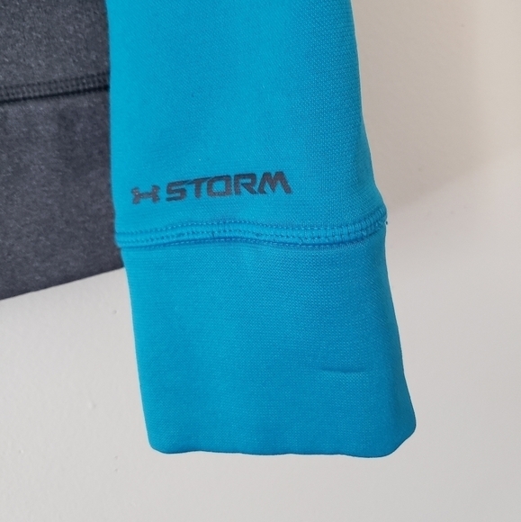 Girl's Under Armour Pullover Hoodie - Picture 3 of 5